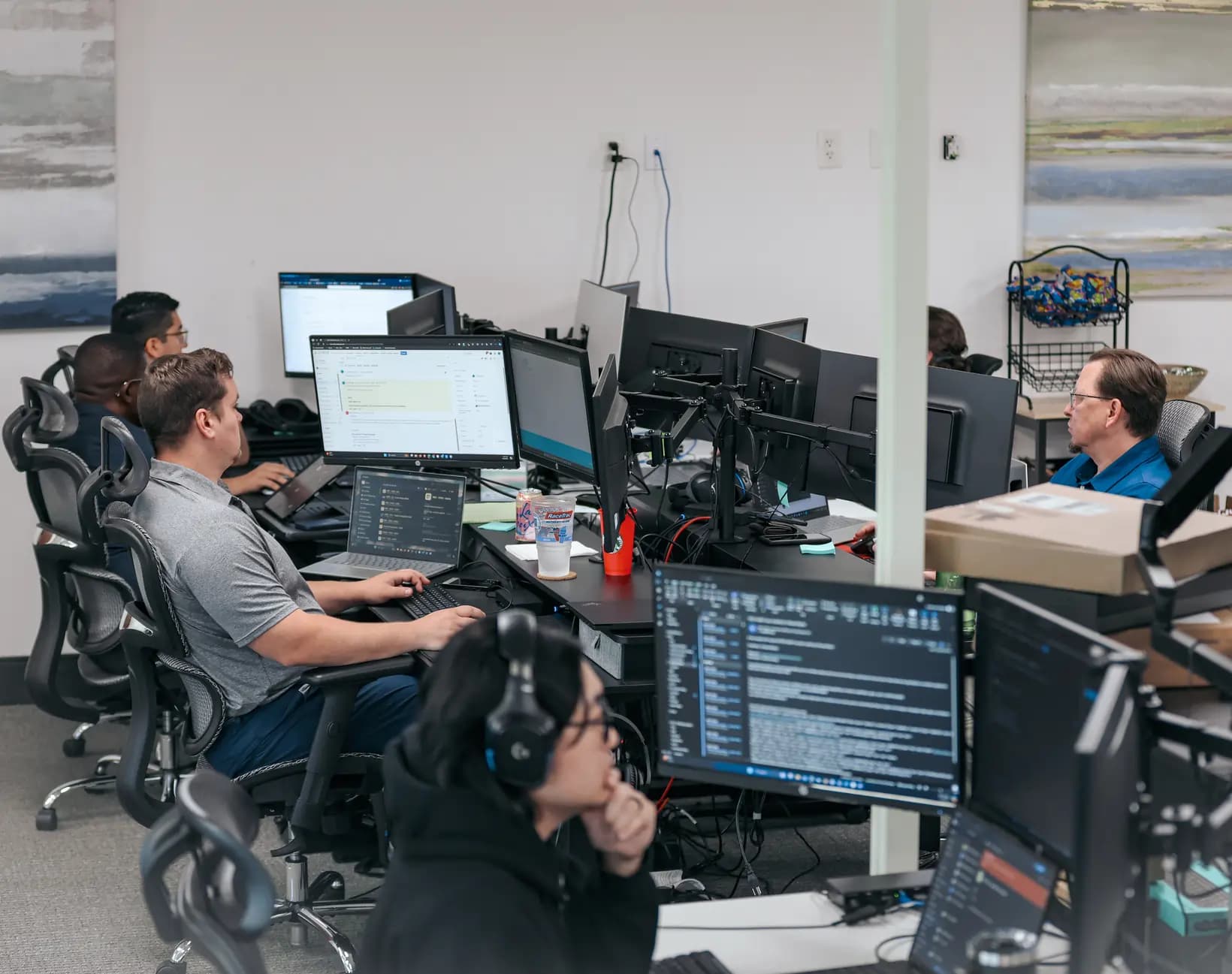 ITECS technical account manager demonstrating solution to colleagues