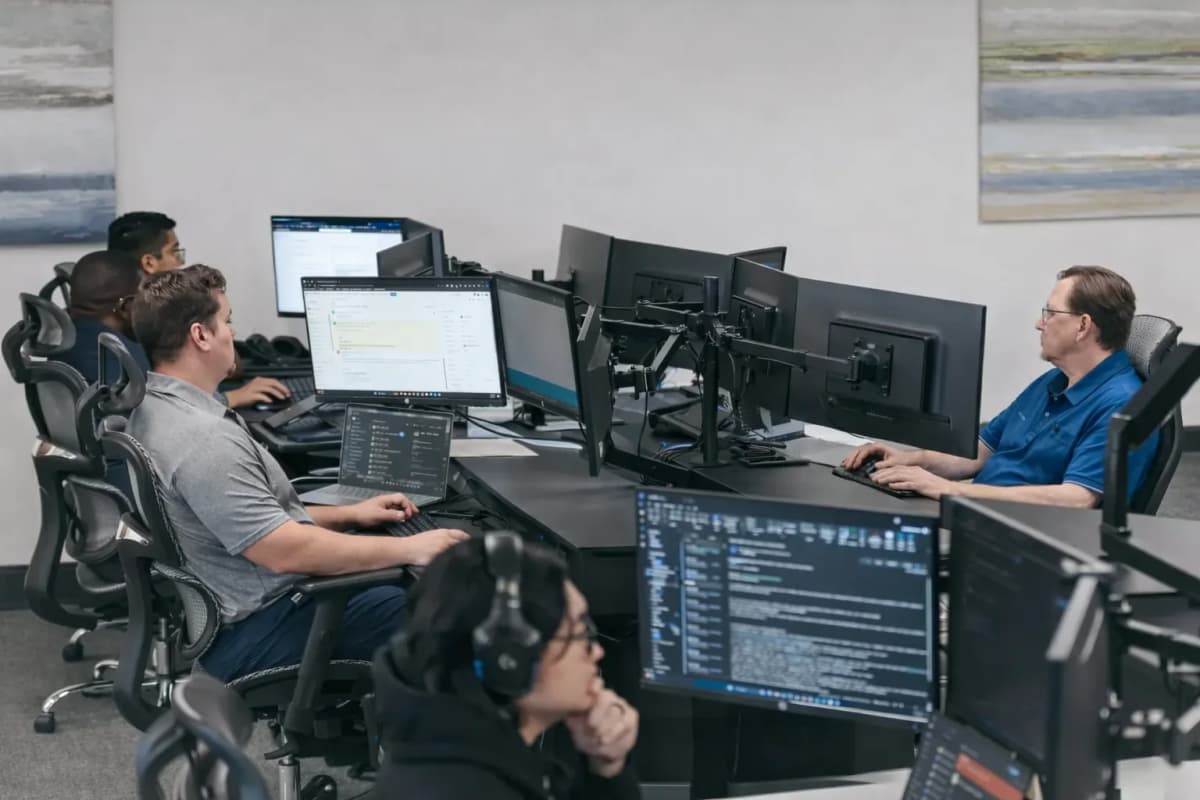 ITECS Dallas hybrid cloud infrastructure blending private servers with public cloud connections